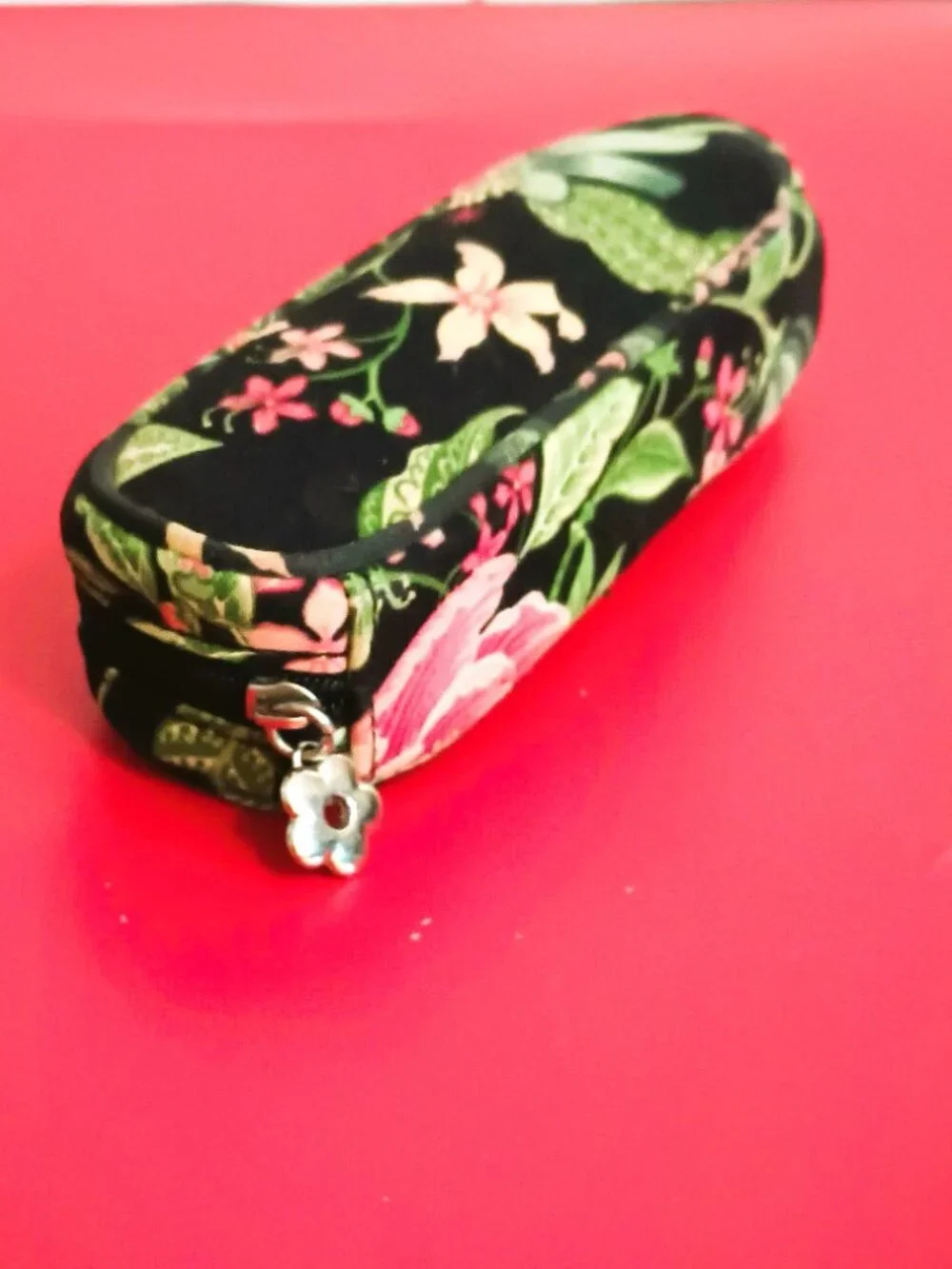 Vera Bradley Floral Soft Eye Glass Case Zip Around Multi Colored Fabric